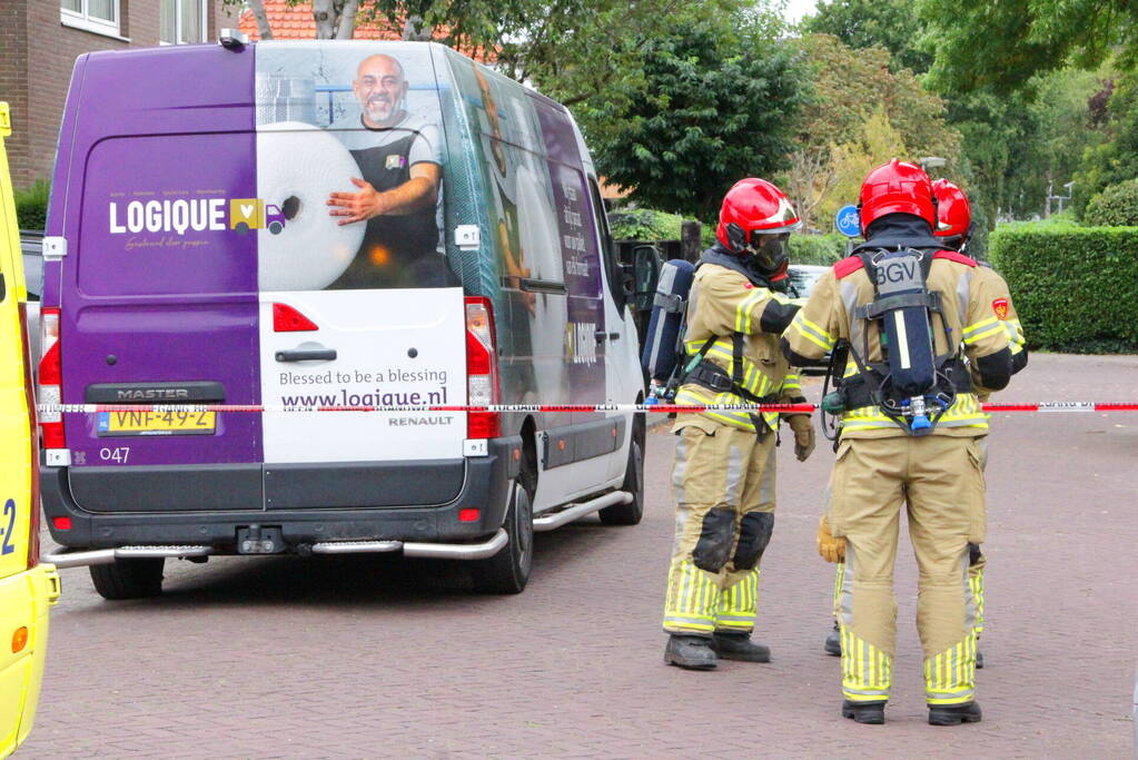 Bestuurder bestelbus raakt onwel door gaslucht