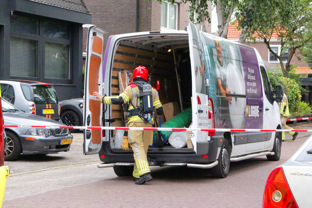 Bestuurder bestelbus raakt onwel door gaslucht