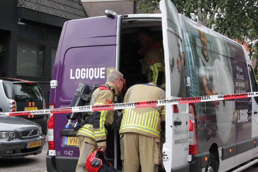 Bestuurder bestelbus raakt onwel door gaslucht
