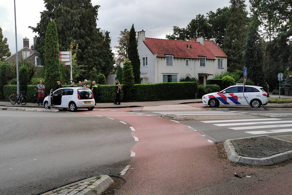 Fietser gewond bij botsing op rotonde