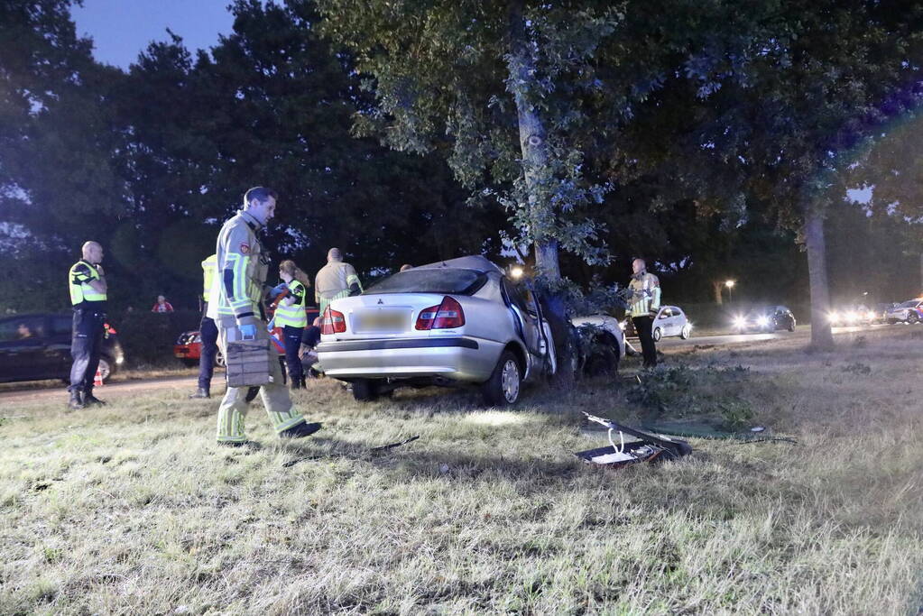 Persoon bekneld na ernstig ongeval