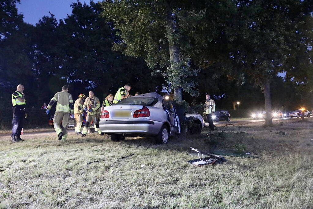 Persoon bekneld na ernstig ongeval