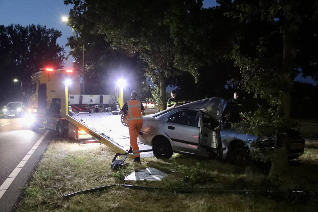 Persoon bekneld na ernstig ongeval