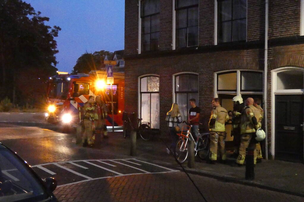Brandweer verricht metingen naar CO in woning