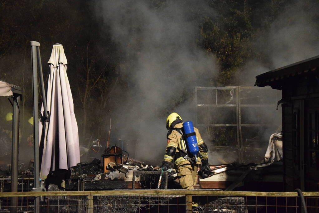 Stacaravan volledig uitgebrand op camping