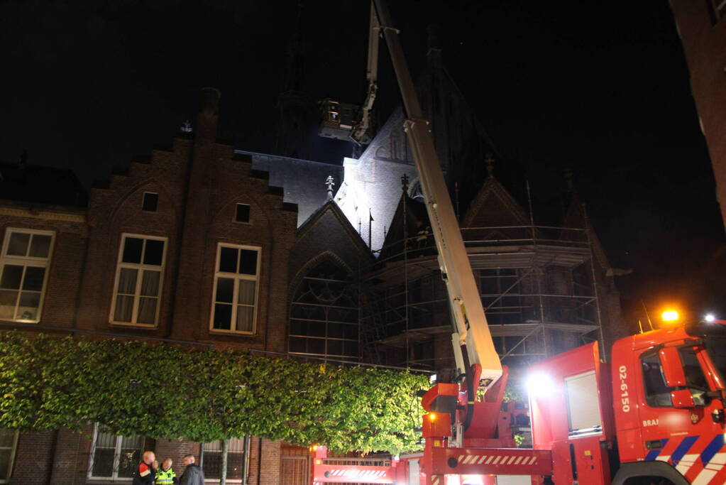 Overleden persoon aangetroffen op dak van kerk