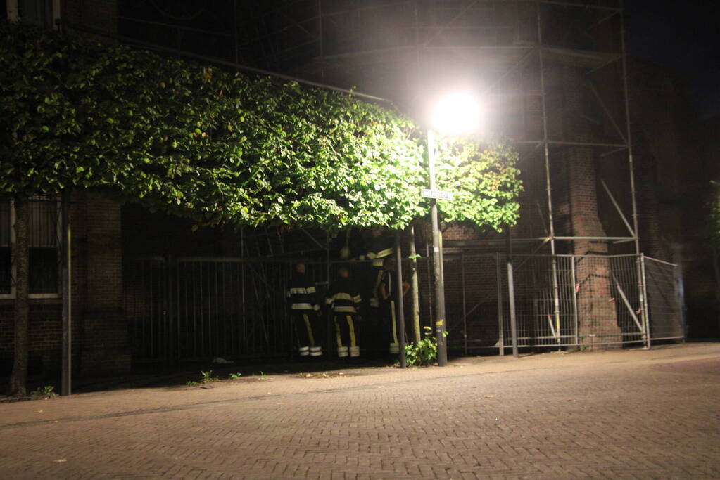 Overleden persoon aangetroffen op dak van kerk