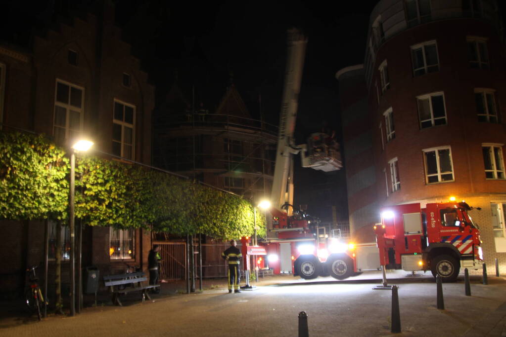 Overleden persoon aangetroffen op dak van kerk