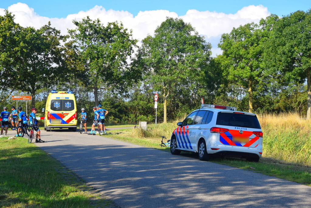 Traumahelikopter ingezet voor gevallen wielrenner