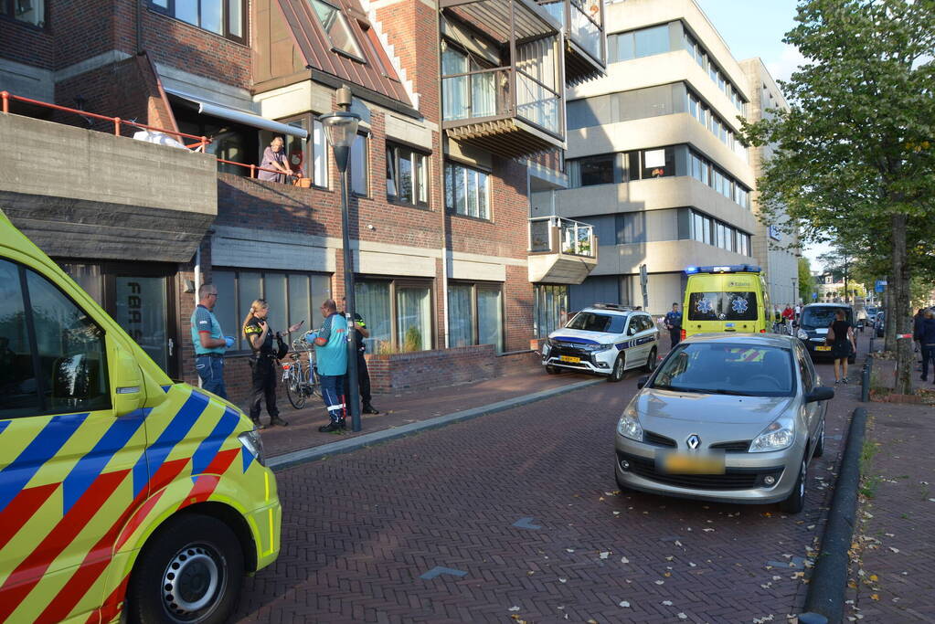 Twee zwaargewonden aangetroffen, één persoon raakt te water