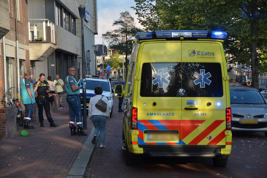 Twee zwaargewonden aangetroffen, één persoon raakt te water