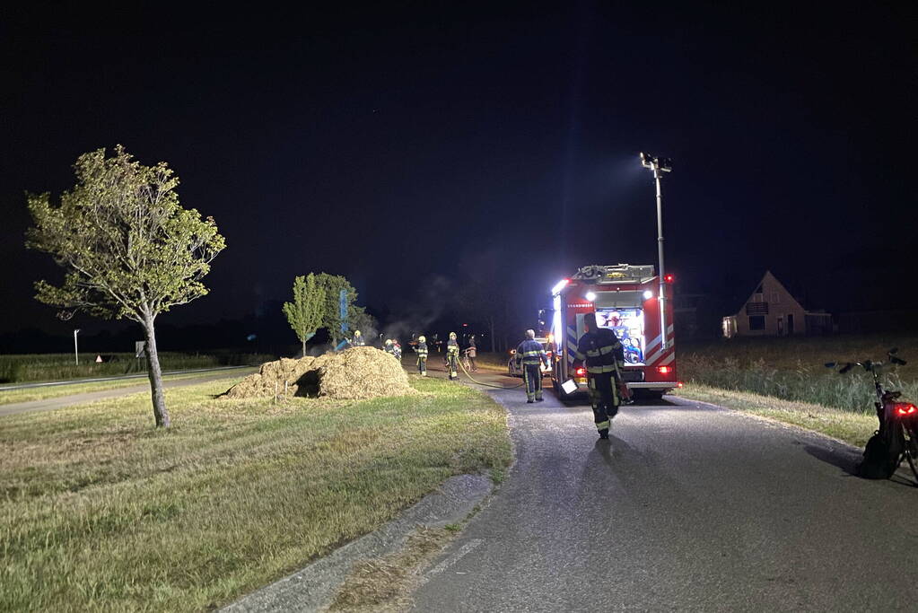 Broei in berg gemaaid gras