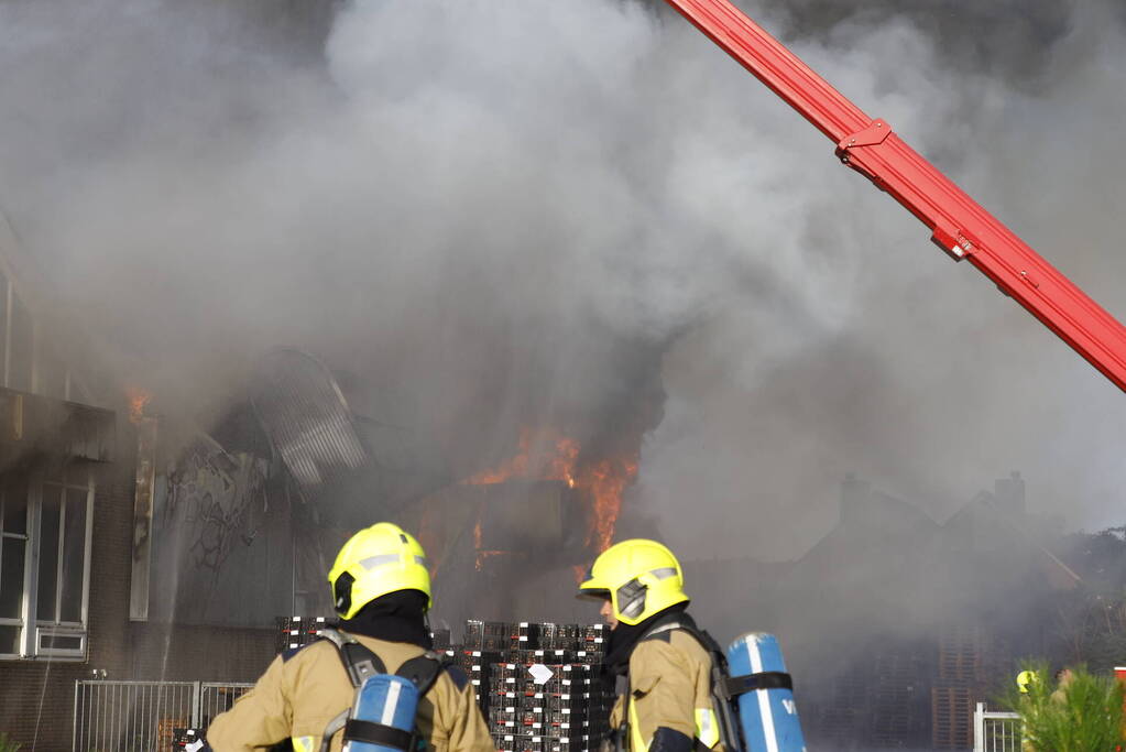 Zeer grote brand in bollenloods