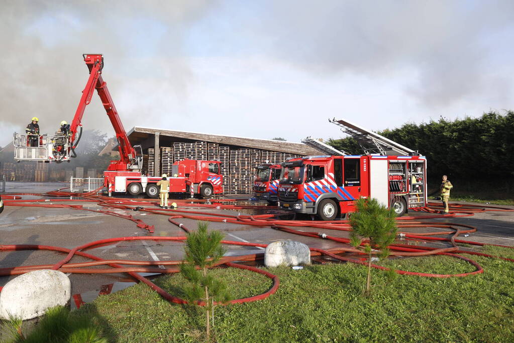 Zeer grote brand in bollenloods