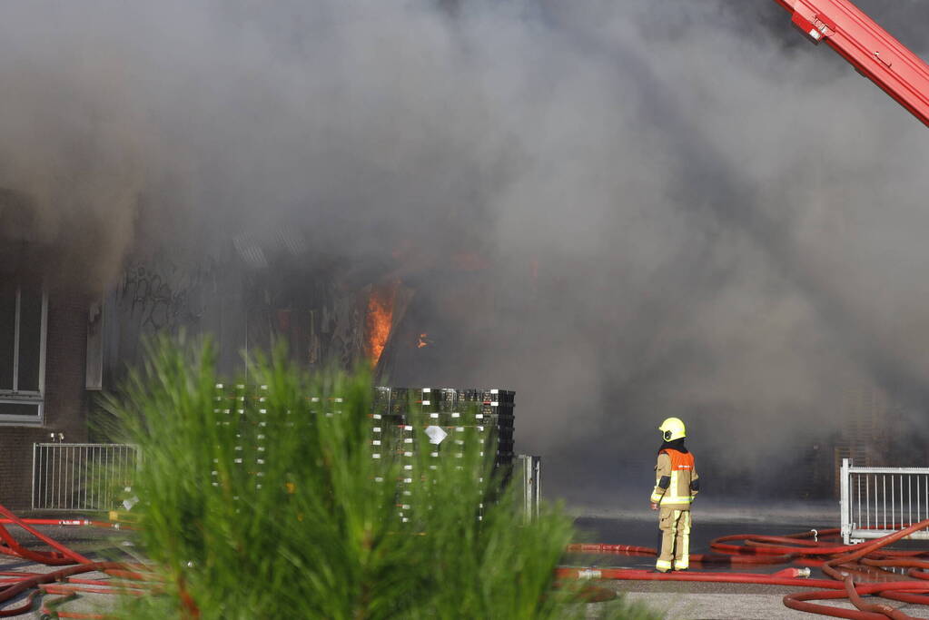 Zeer grote brand in bollenloods