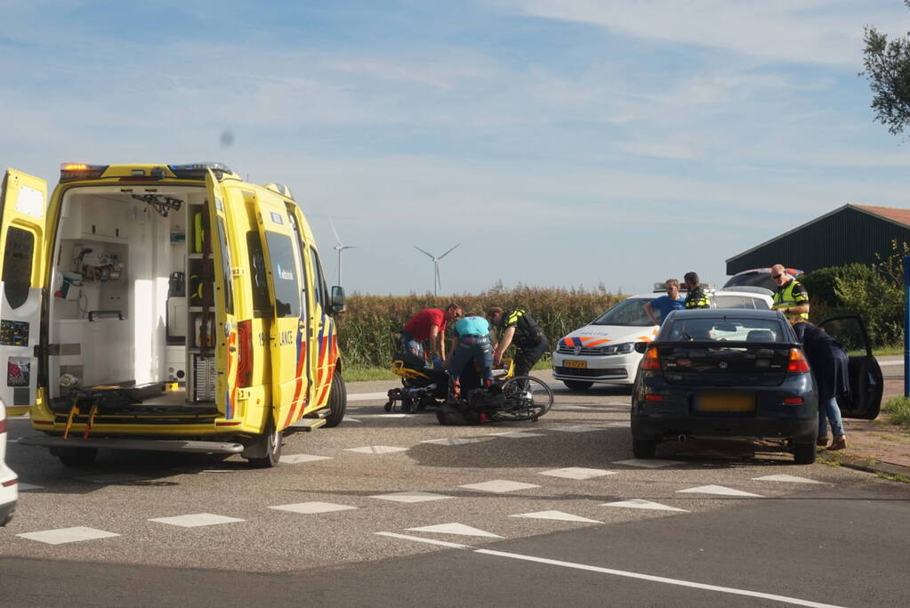 Fietser gewond bij botsing met auto