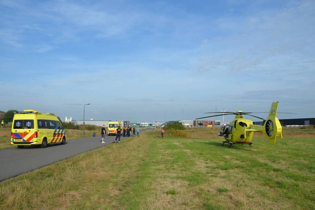 Fietser ernstig gewond bij botsing met auto