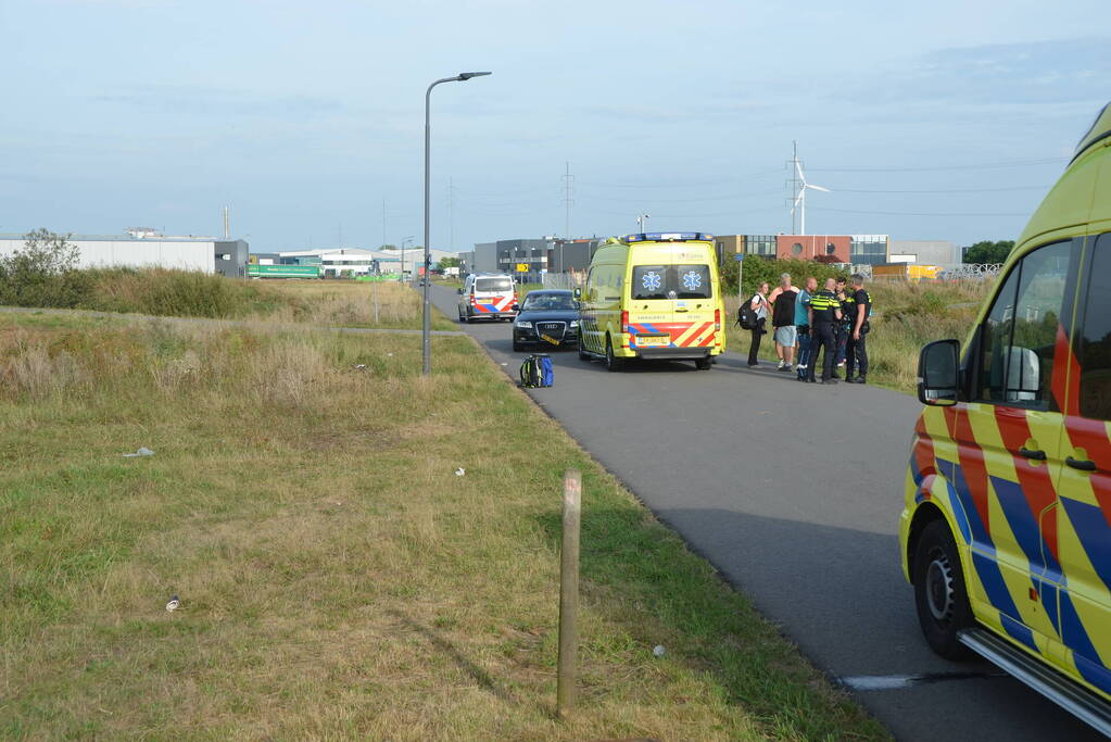 Fietser ernstig gewond bij botsing met auto