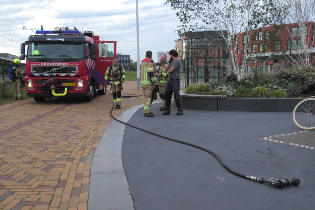 Rieten fietsmand in vlammen opgegaan