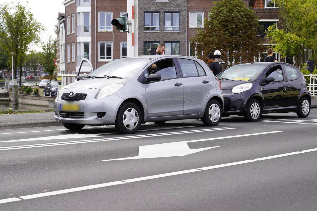 Twee auto's betrokken bij kop-staart ongeval