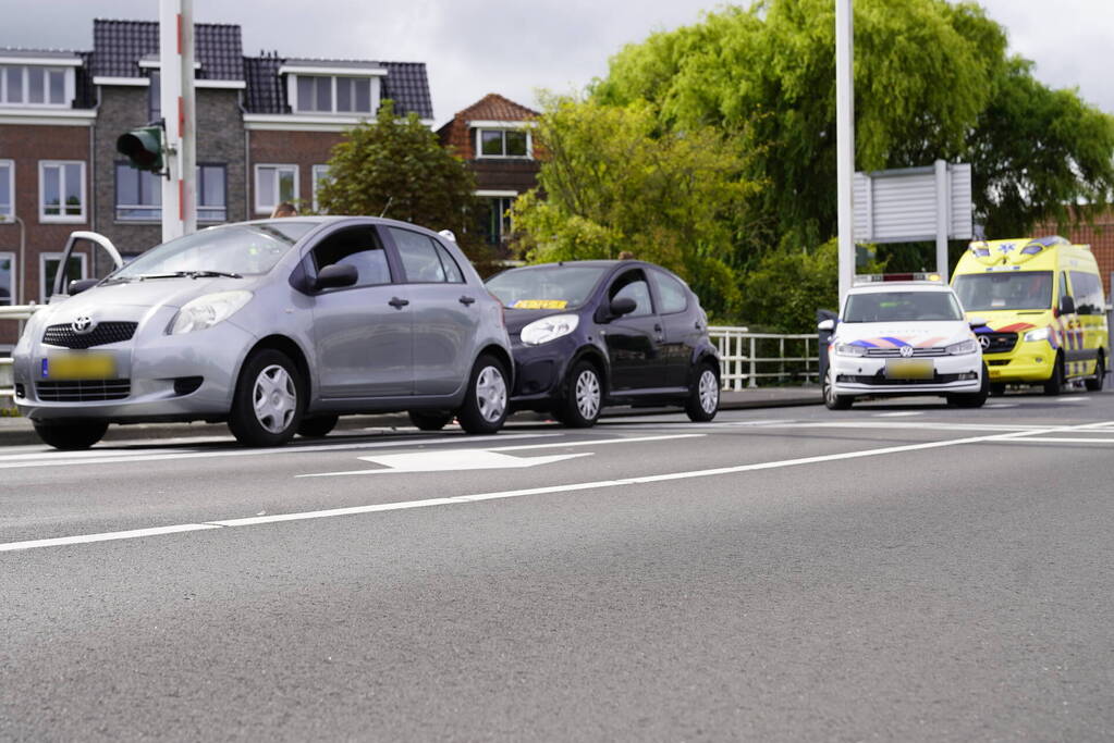 Twee auto's betrokken bij kop-staart ongeval
