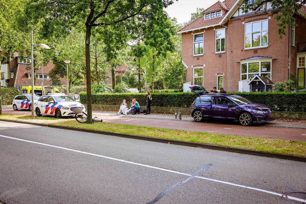 Bestuurder van auto geladen met lachgas ziet fietser over het hoofd