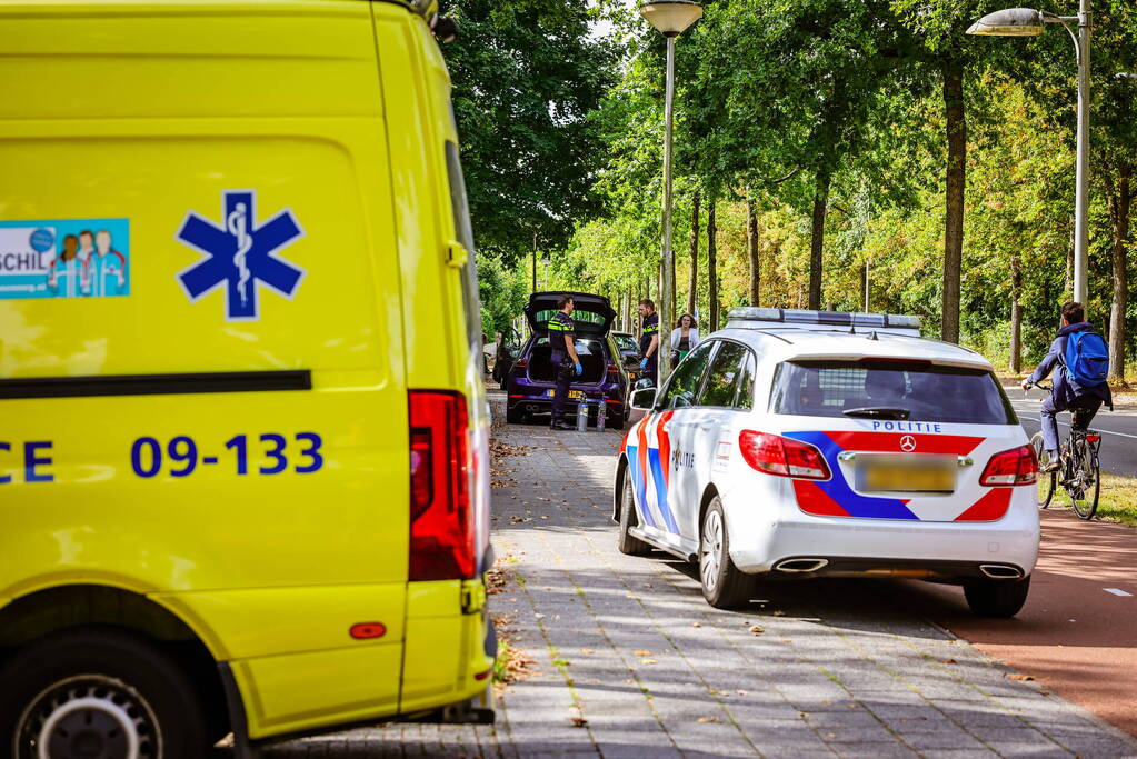 Bestuurder van auto geladen met lachgas ziet fietser over het hoofd