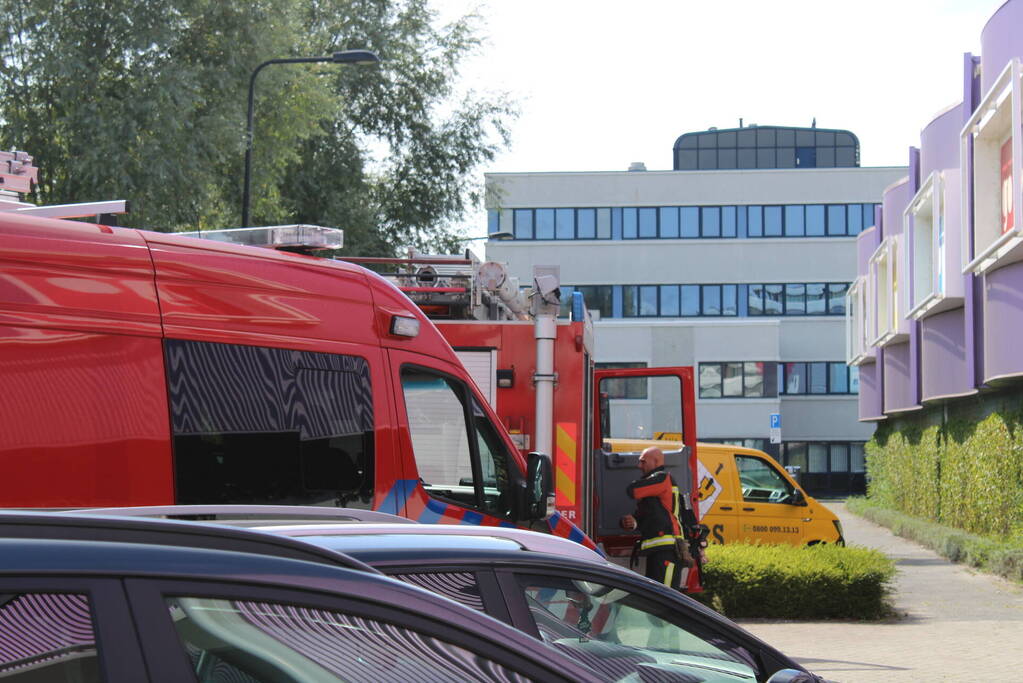 Gaslucht geroken in bedrijfspand Carpetright