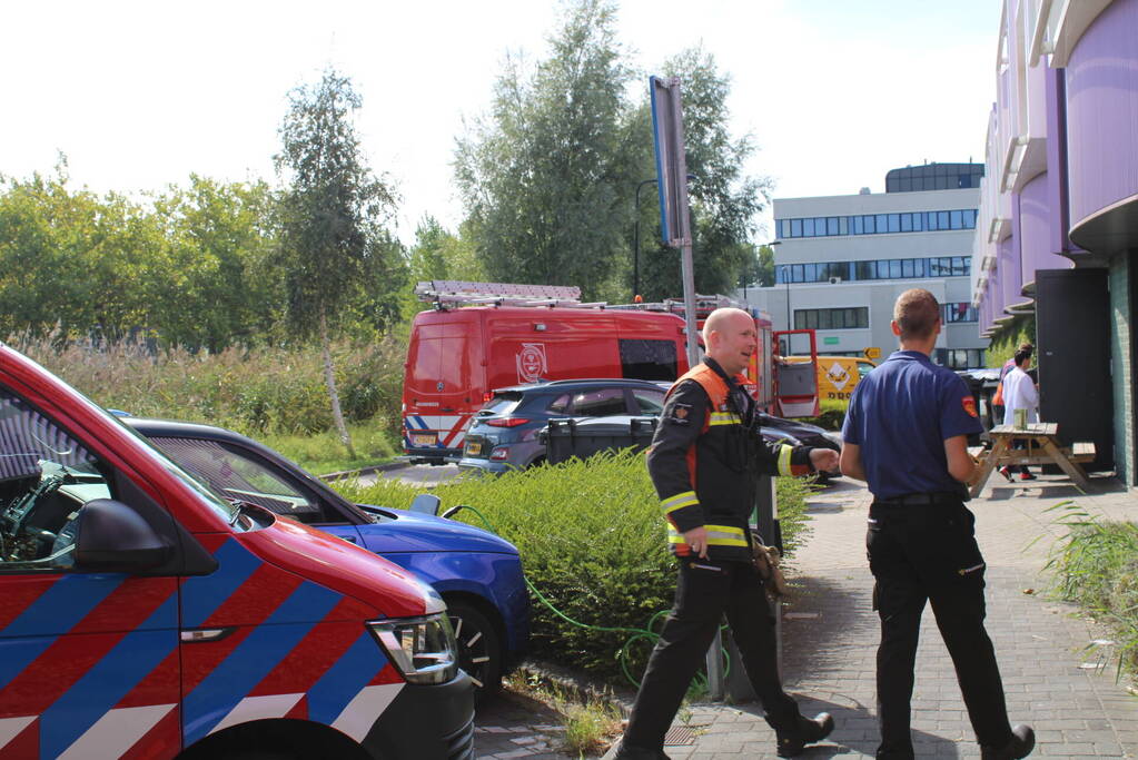 Gaslucht geroken in bedrijfspand Carpetright
