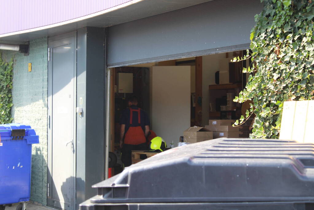 Gaslucht geroken in bedrijfspand Carpetright