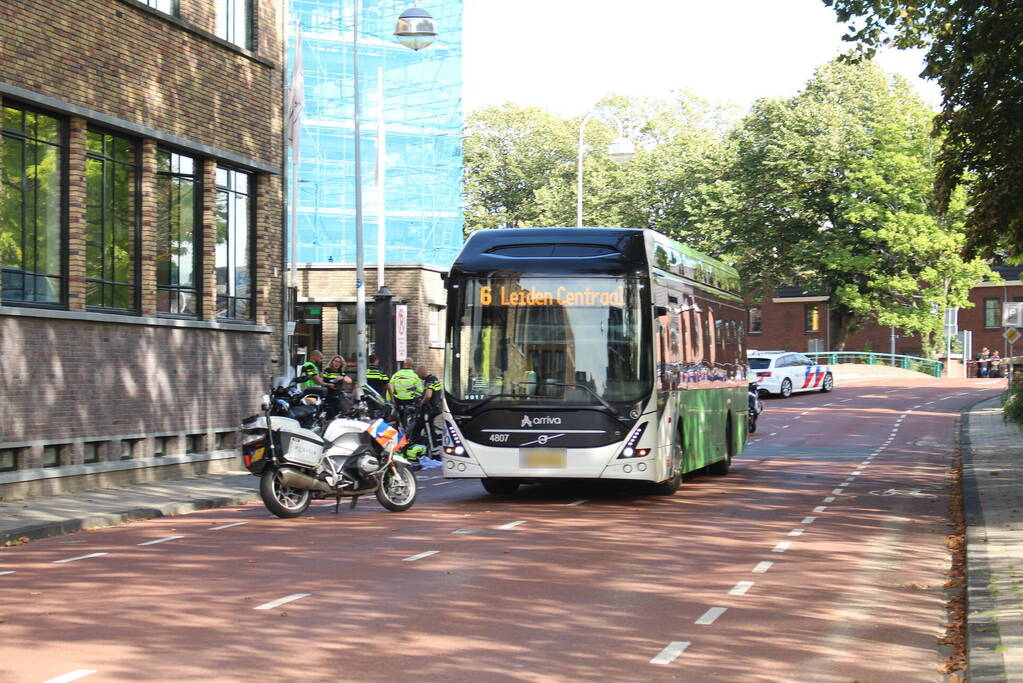 Fietser overreden door lijnbus