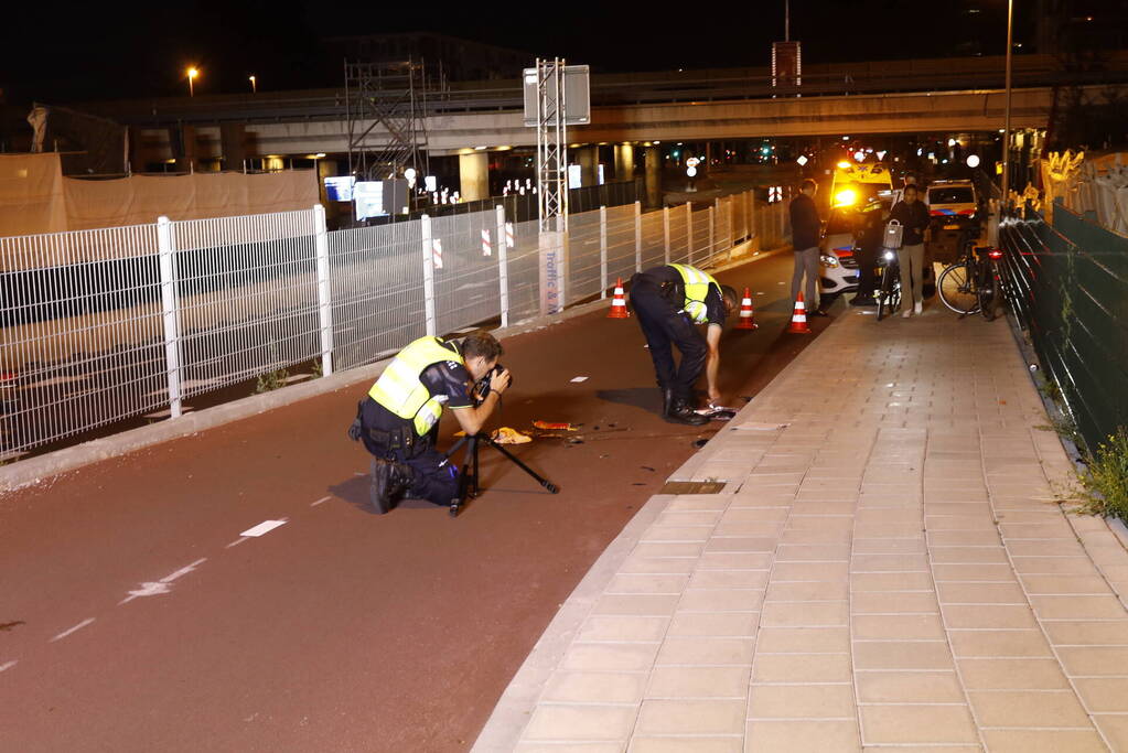Twee wegebruikers botsen op fietspad