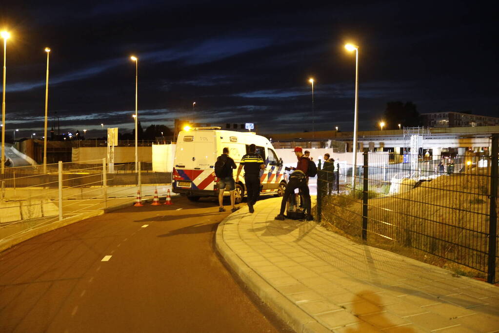 Twee wegebruikers botsen op fietspad