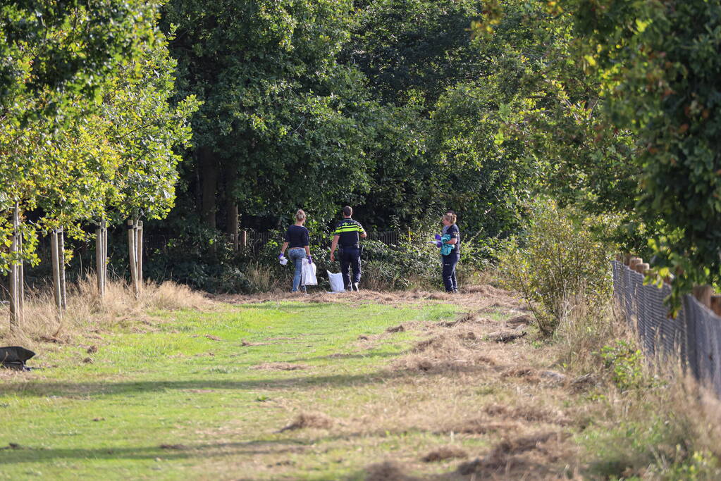 Explosieven Opruimingsdienst doet onderzoek op perceel langs snelweg