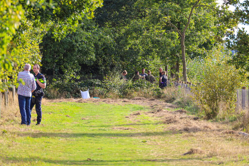Explosieven Opruimingsdienst doet onderzoek op perceel langs snelweg