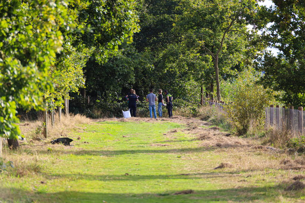 Explosieven Opruimingsdienst doet onderzoek op perceel langs snelweg
