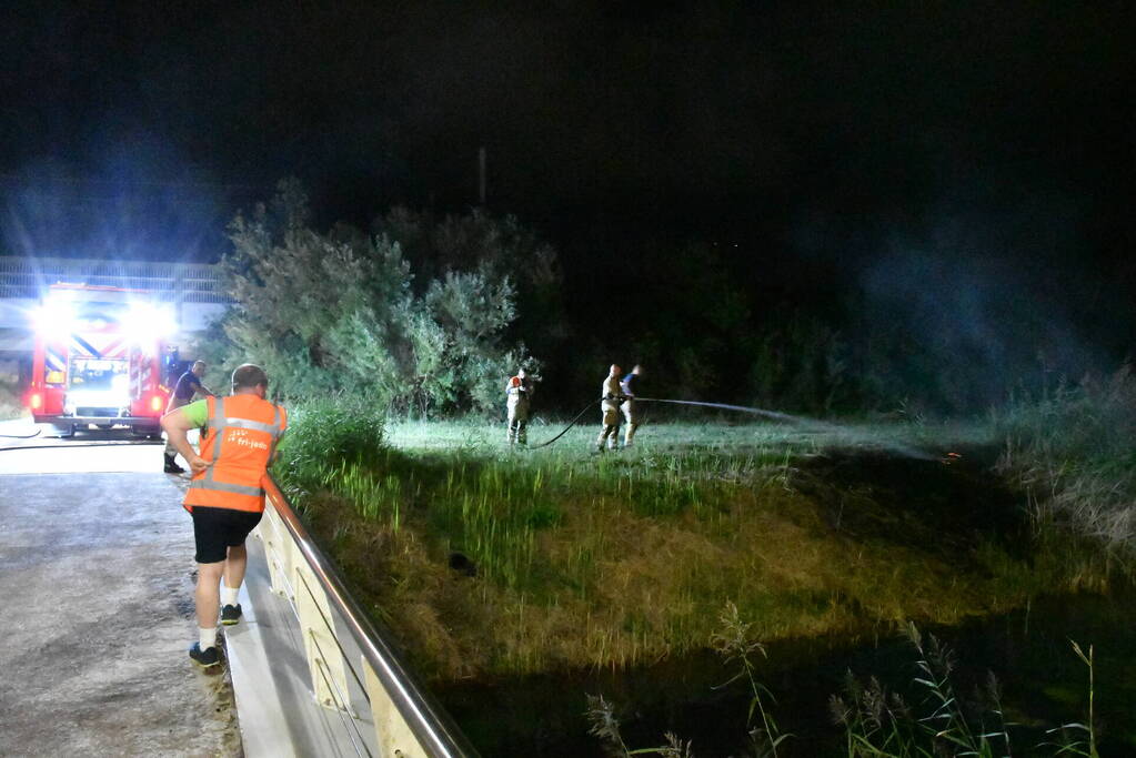 Bermbrand snel onder controle