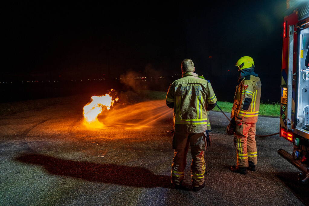 Vuurwerkbom in de polder