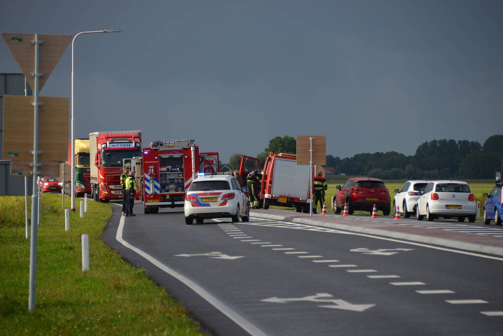 Brand is bestelbus zorg voor flinke file