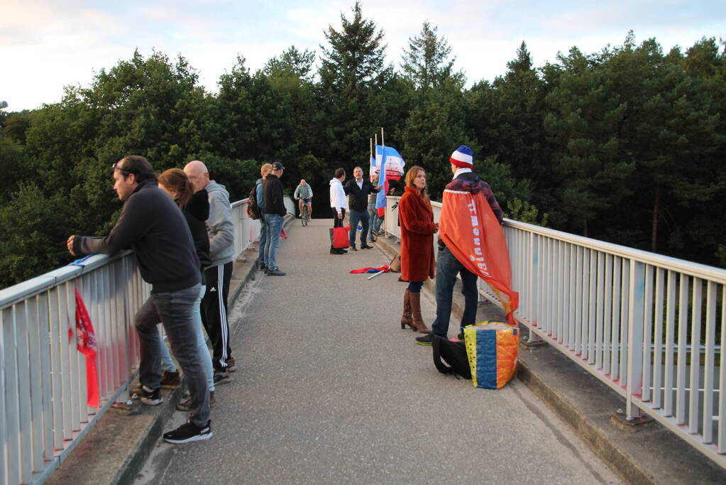 Protestactie op viaduct over snelweg