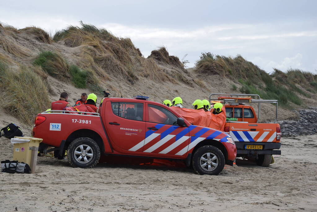 Kitesurfer zwaargewond bij kiteongeval op Brouwersdam