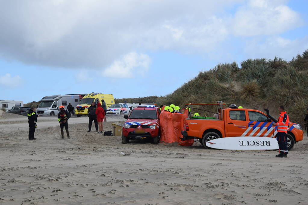 Kitesurfer zwaargewond bij kiteongeval op Brouwersdam