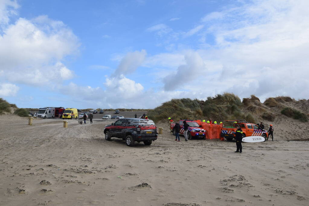 Kitesurfer zwaargewond bij kiteongeval op Brouwersdam