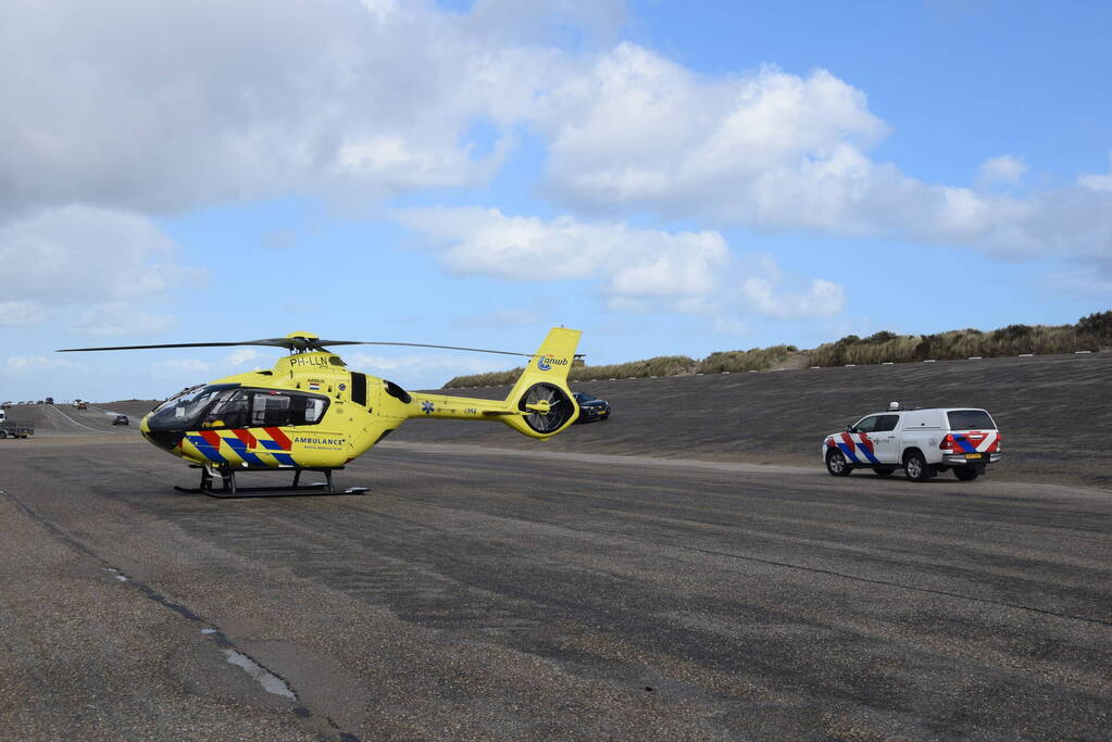 Kitesurfer zwaargewond bij kiteongeval op Brouwersdam
