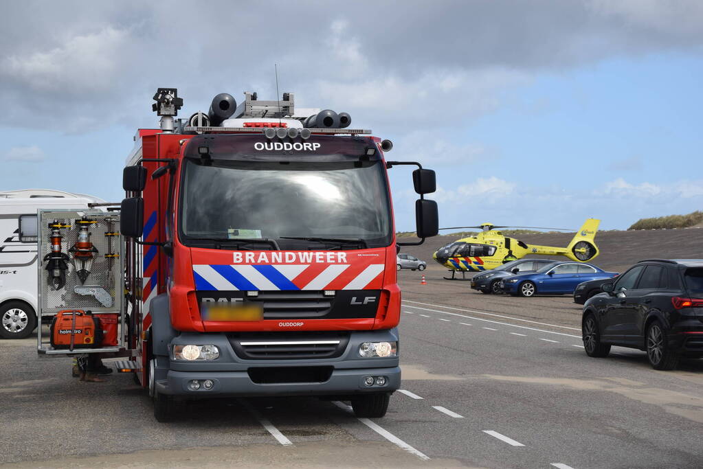 Kitesurfer zwaargewond bij kiteongeval op Brouwersdam