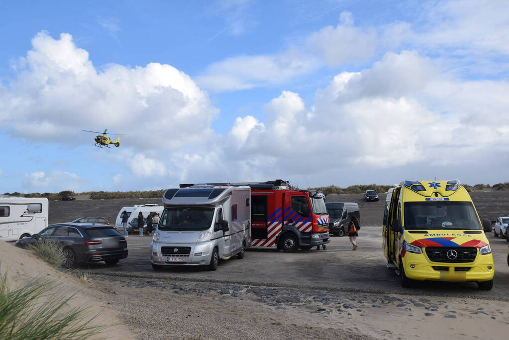 Kitesurfer zwaargewond bij kiteongeval op Brouwersdam