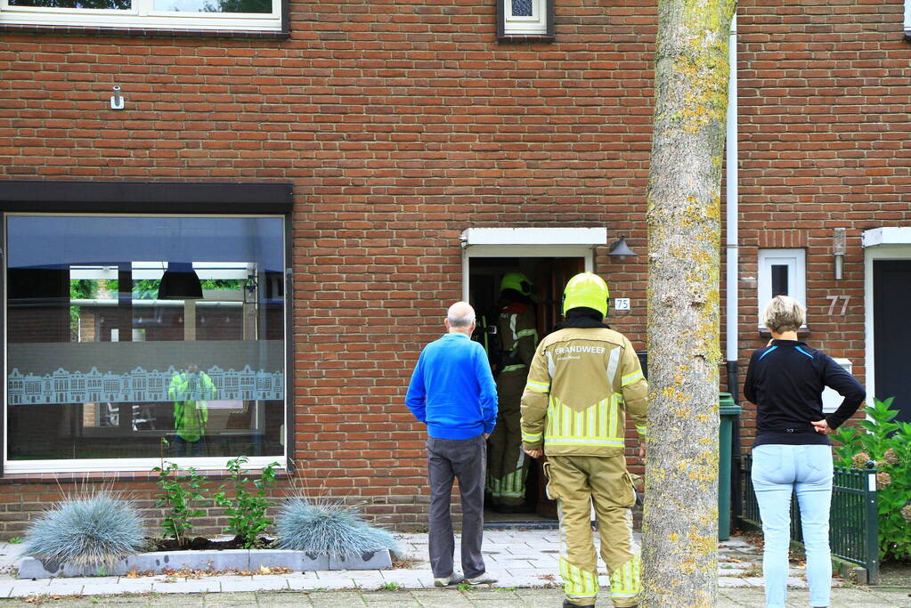 Bewoner boort door gasleiding