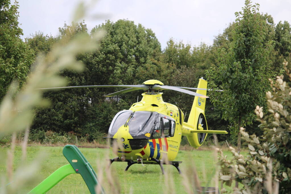 Traumateam assisteert bij incident in woning
