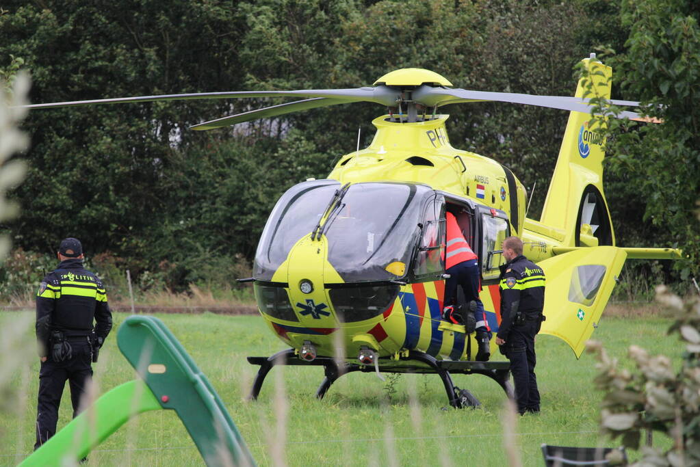 Traumateam assisteert bij incident in woning