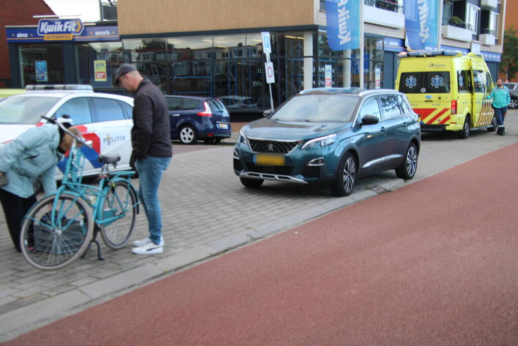Jonge fietsster flink geschrokken na aanrijding